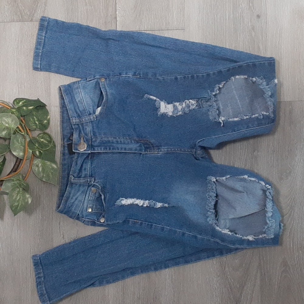 BOB Distressed Jeans